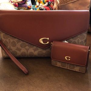 COPY - COPY - COACH SIGNATURE WYN WRISTLET. Does NOT include card case.